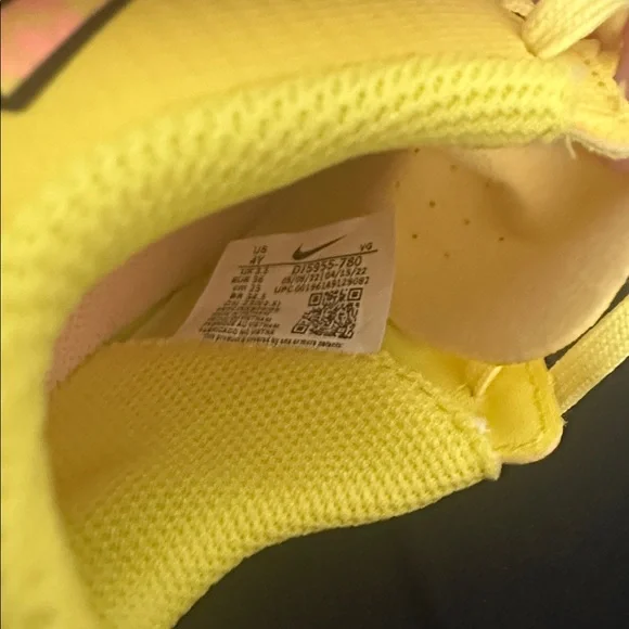 Nike JR Vapor 15 Club IC, Indoor Soccer Shoe, Youth 4 - Picture 3 of 5